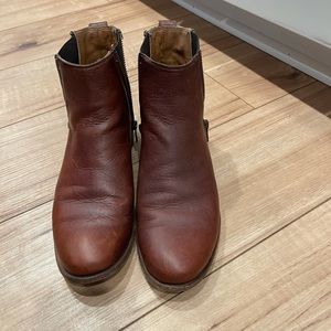Frye Carly Chelsea Zip Bootie